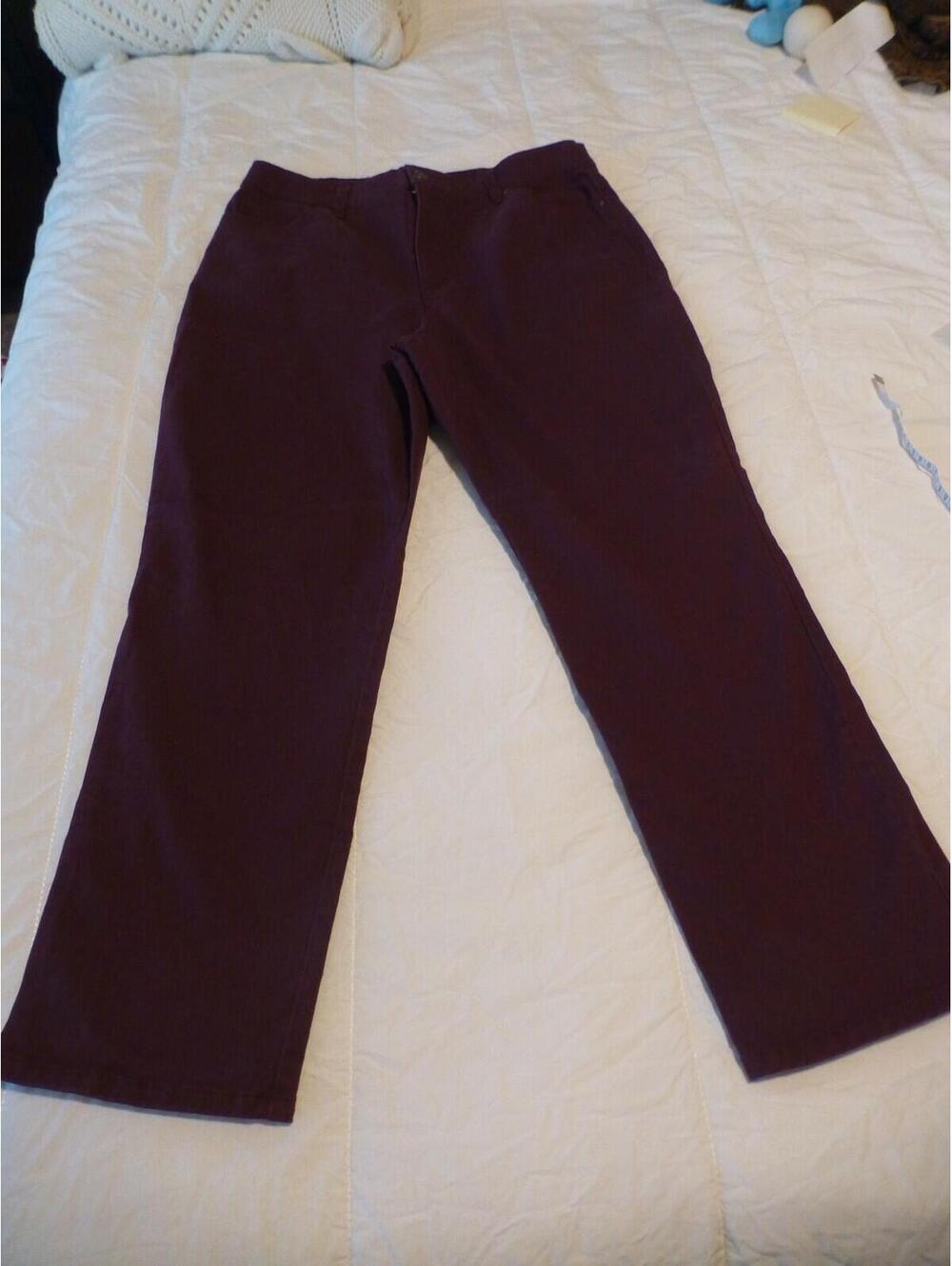 Gloria Vanderbilt Amanda Women's Size 14 Short Burgundy Straight Leg Jeans K5